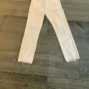 Women Shop Stevie size 28 distressed white jeans.
